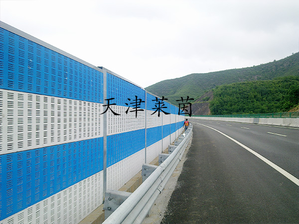 <a href=http://www.fengyiwang.cn/news_article?news_id=114>高速聲屏障</a>