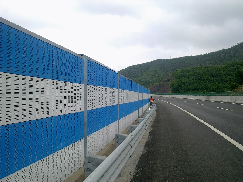 <a href=http://www.fengyiwang.cn/news_article?news_id=122>聲屏障</a>